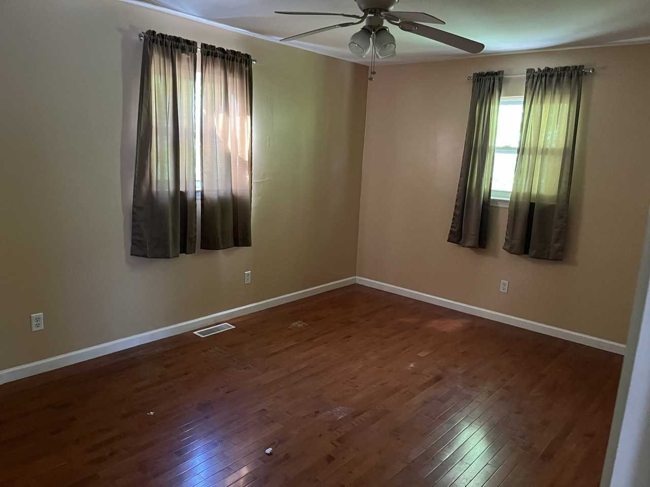 8941 N Hickory Valley Rd - Photo 6 of 11