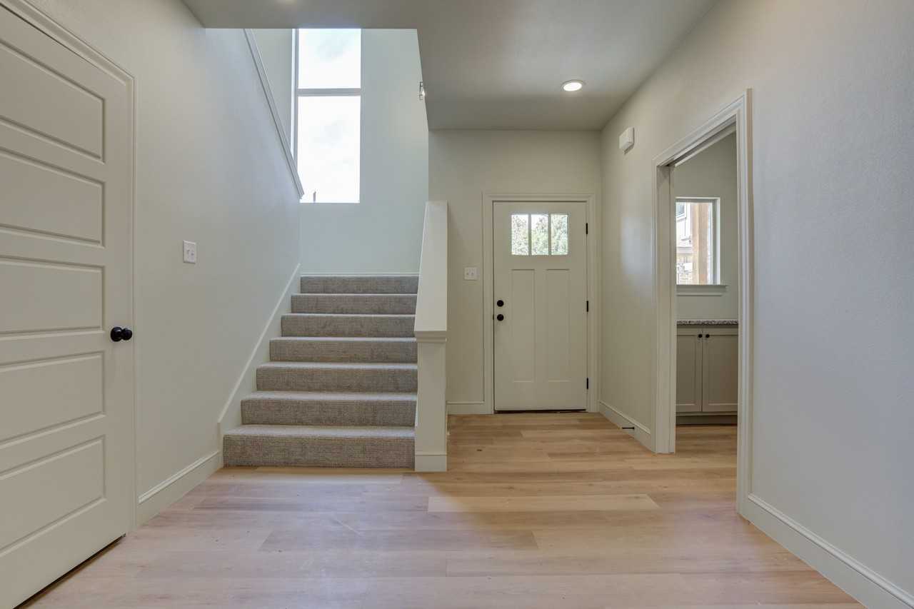 3421 24th St - Photo 2 of 20