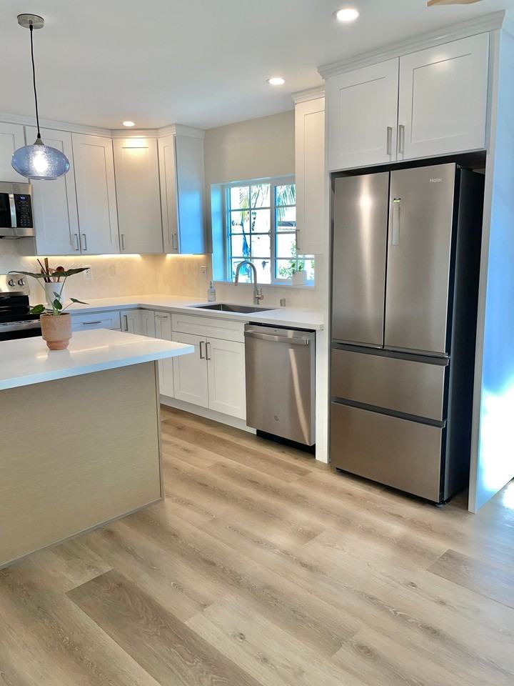 385 Theresa Way - Photo 3 of 11