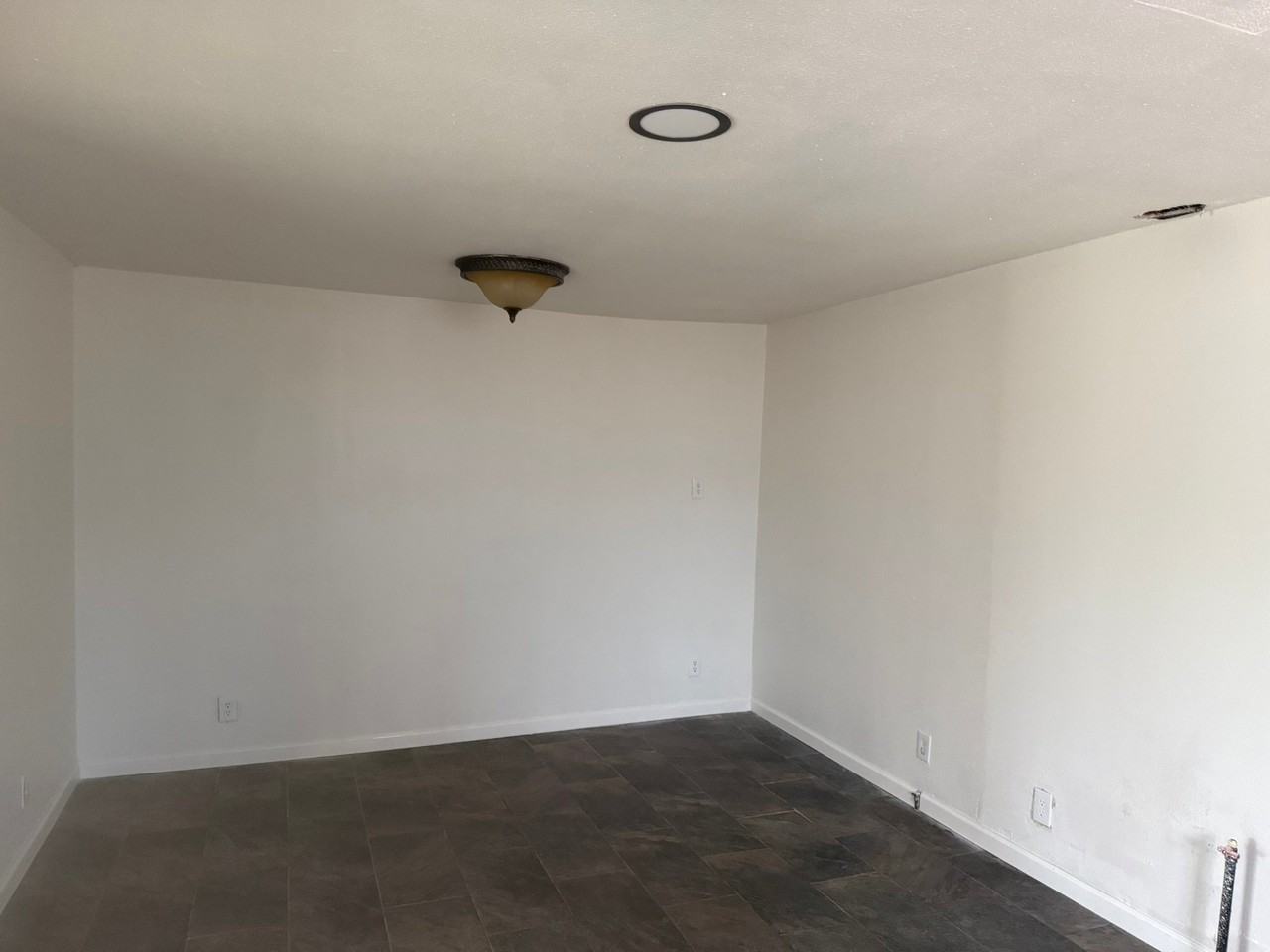 709 S Chupaderas St - Photo 5 of 10