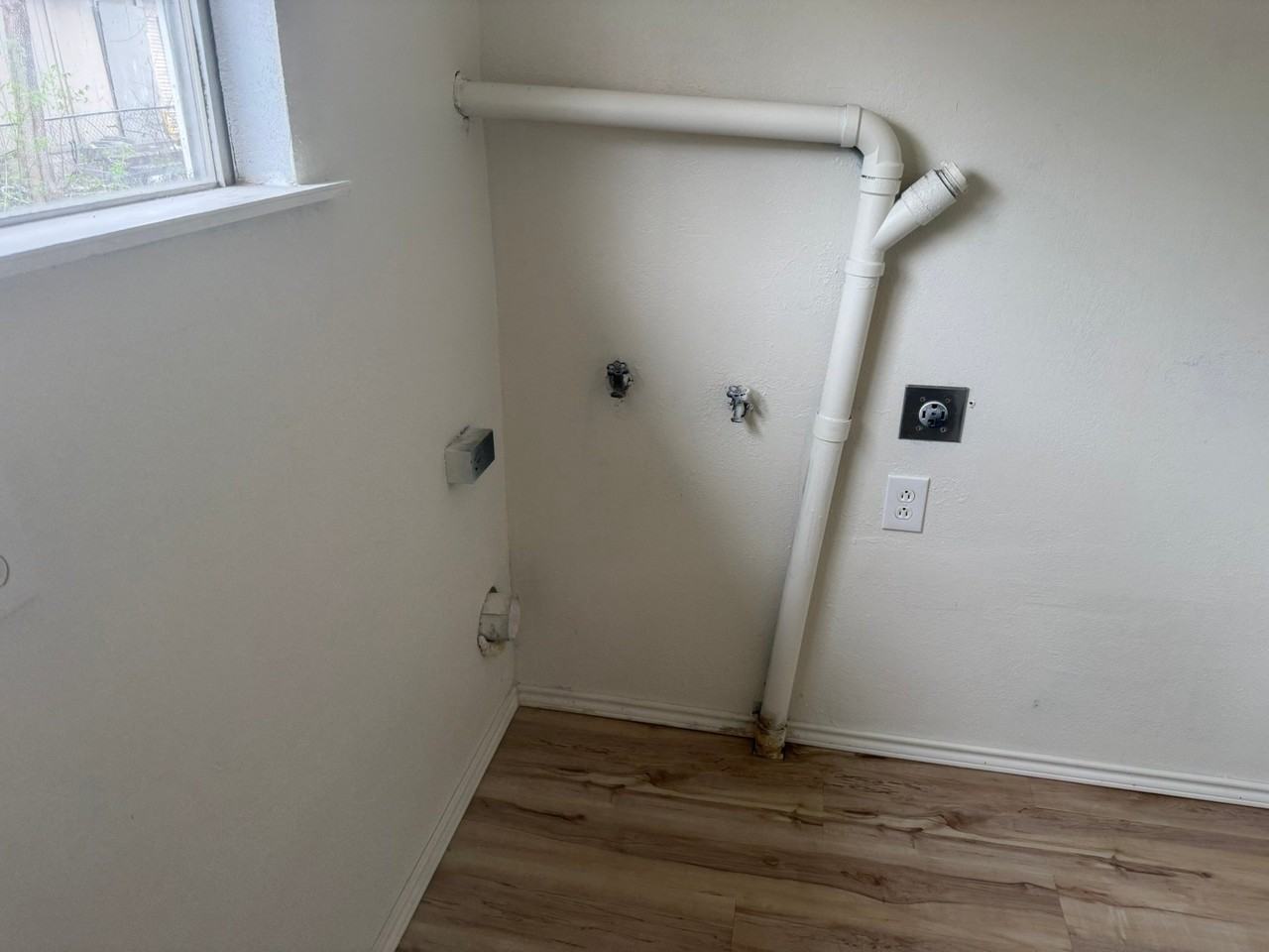 709 S Chupaderas St - Photo 7 of 10