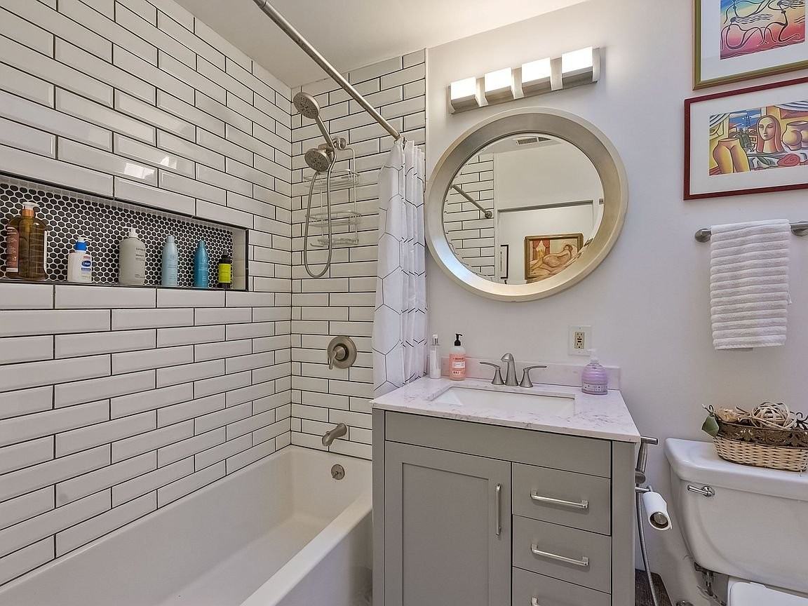 3470 Trumbull St - Photo 5 of 14