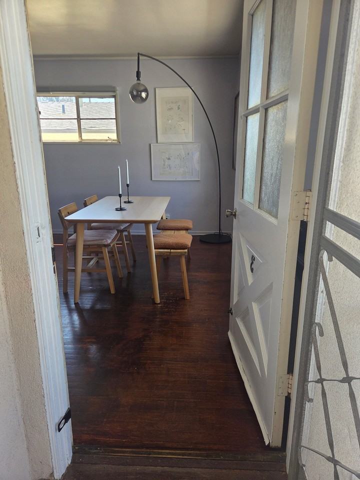 1045 20th St #E - Photo 5 of 20