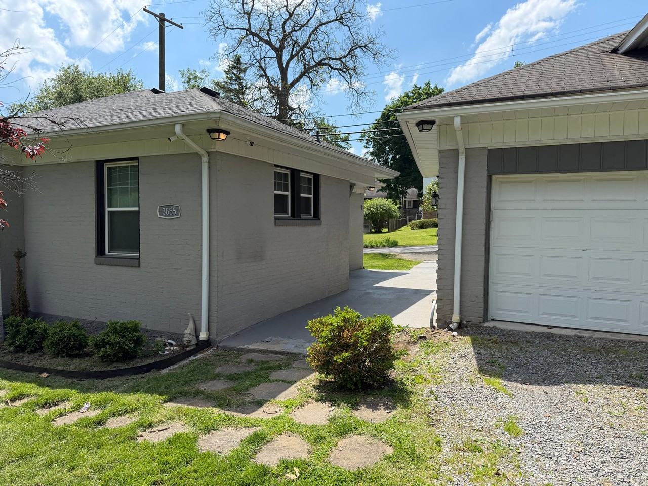 3855 Mount Royal Blvd - Photo 2 of 5