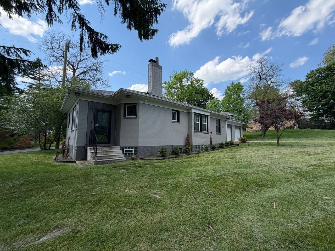 3855 Mount Royal Blvd - Photo 3 of 5