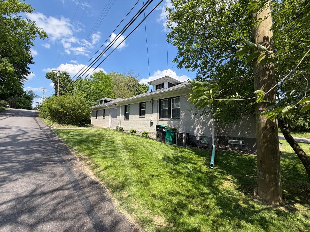 3855 Mount Royal Blvd - Photo 4 of 5
