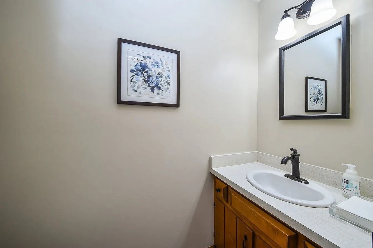 2264 Briarhill Dr - Photo 5 of 16