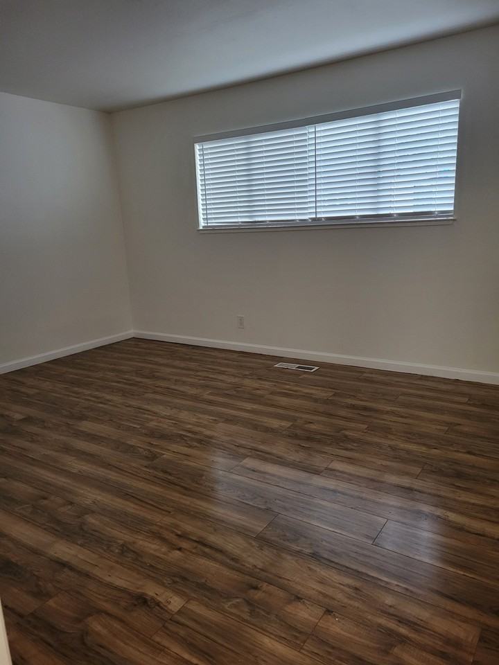4655 Bolero Dr - Photo 7 of 14
