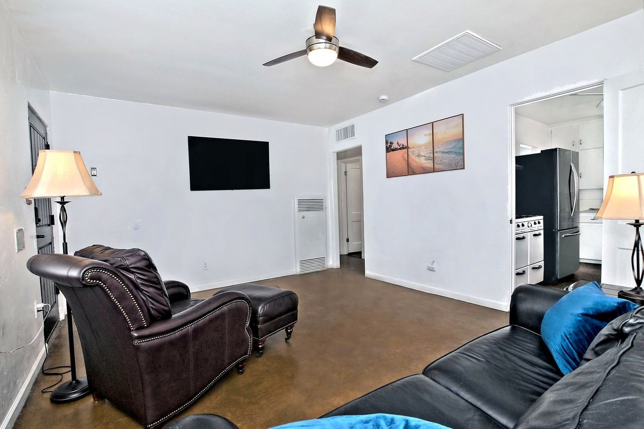 1919 W Earll Dr #2 - Photo 4 of 20