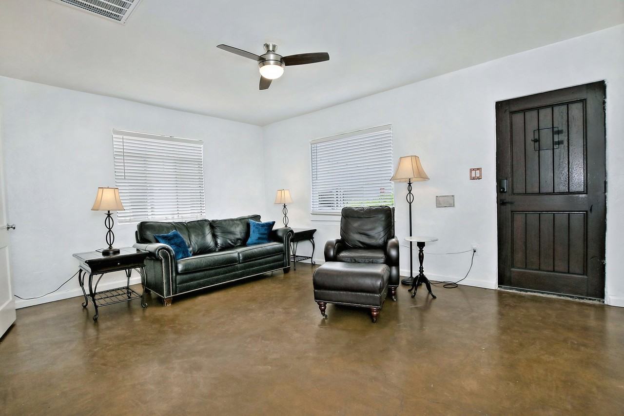1919 W Earll Dr #2 - Photo 7 of 20