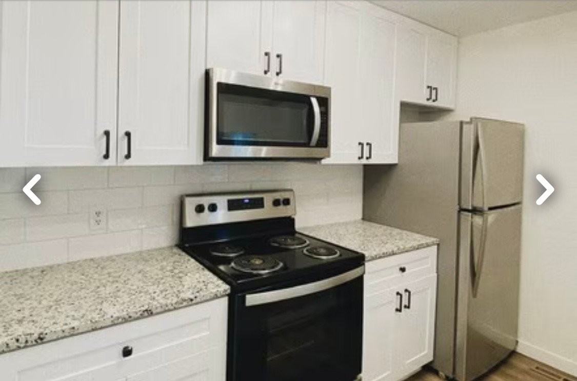 521 Broadway Ave N - Photo 2 of 13