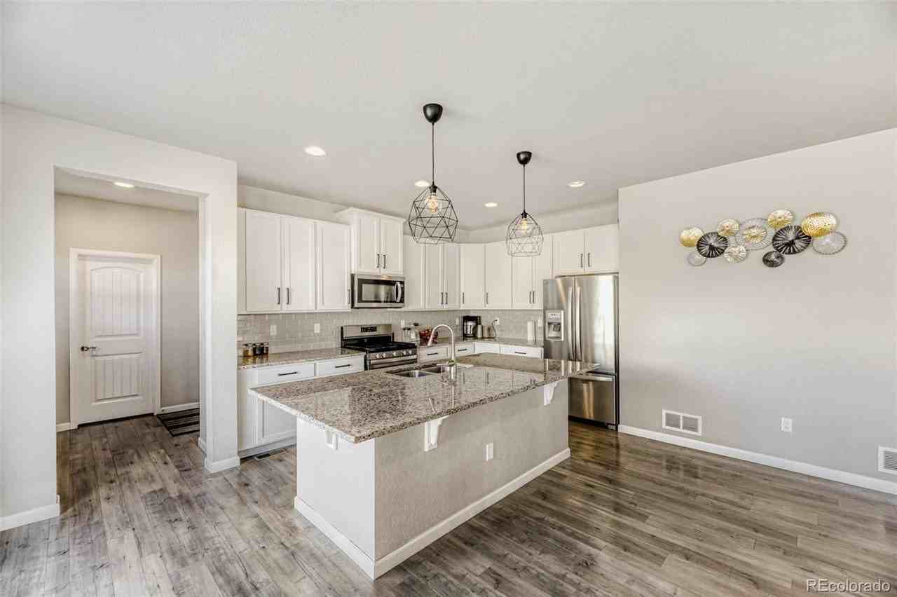 11885 Dodworth St - Photo 3 of 12