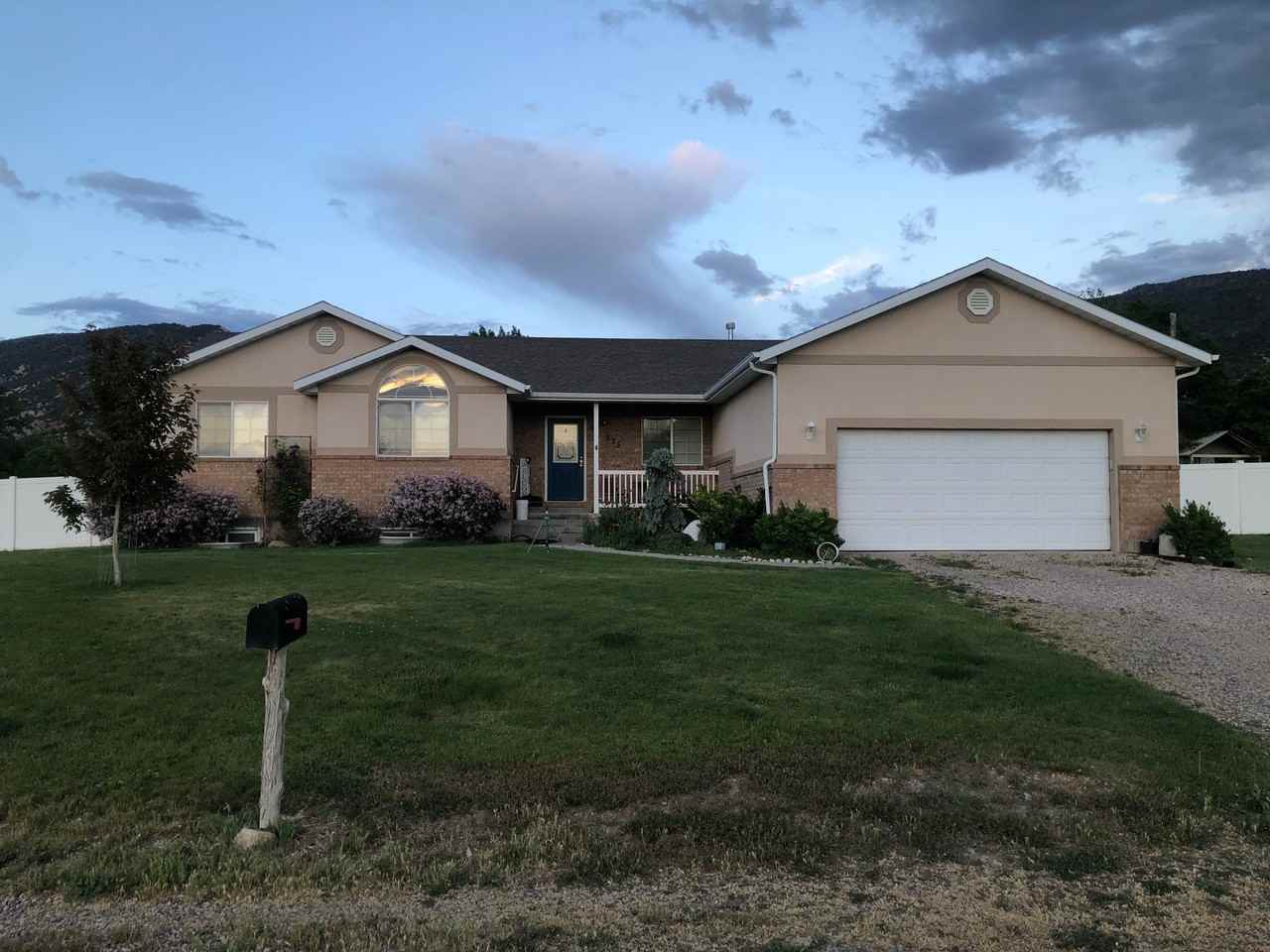 525 Se - Photo 2 of 3