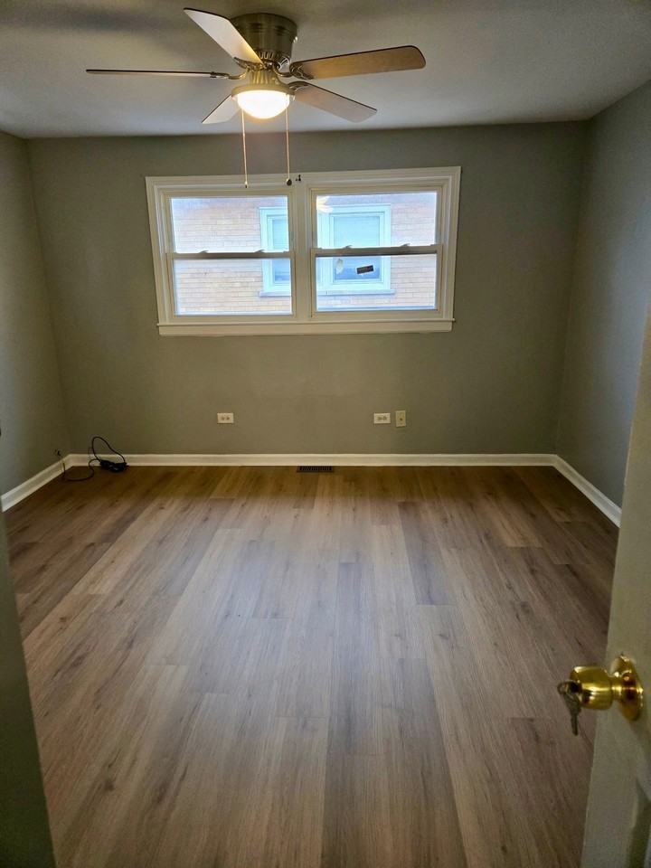 7011 S East End Ave #A - Photo 4 of 5