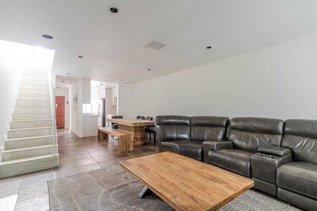5820 Yolanda Ave #5 - Photo 6 of 19