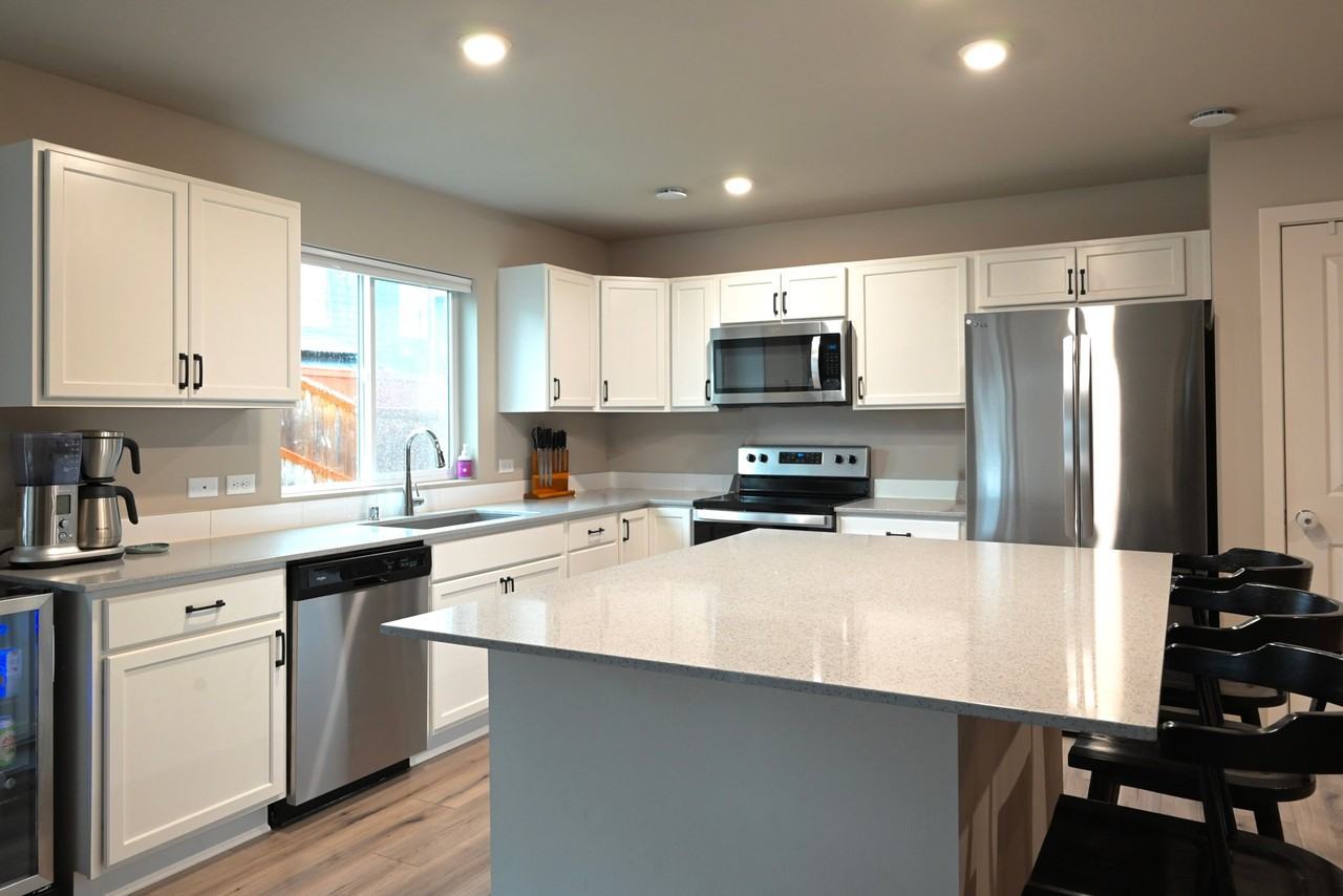 15117 Prescott Loop Se - Photo 2 of 15