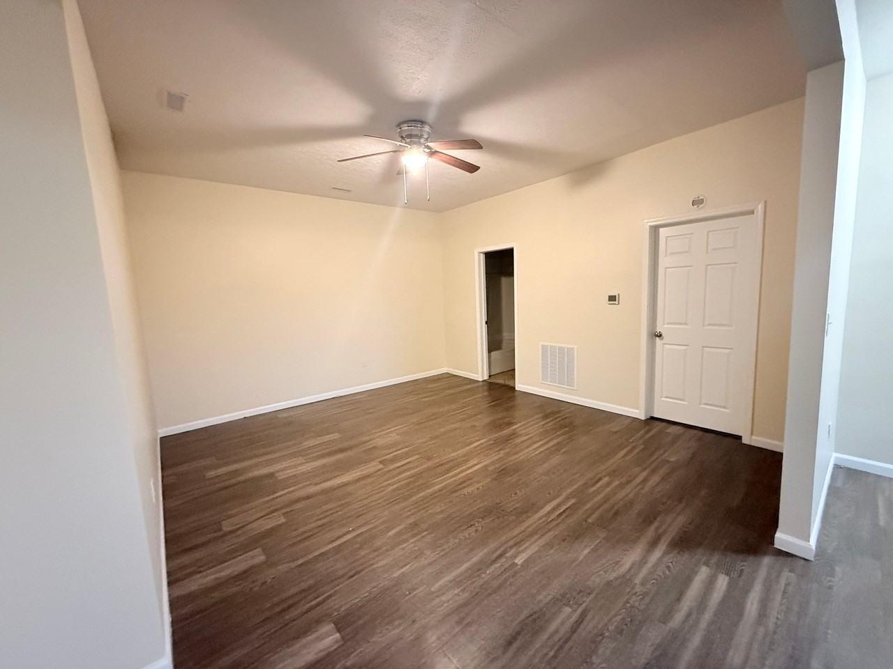 1029 Thomas V Bryant Dr - Photo 4 of 17