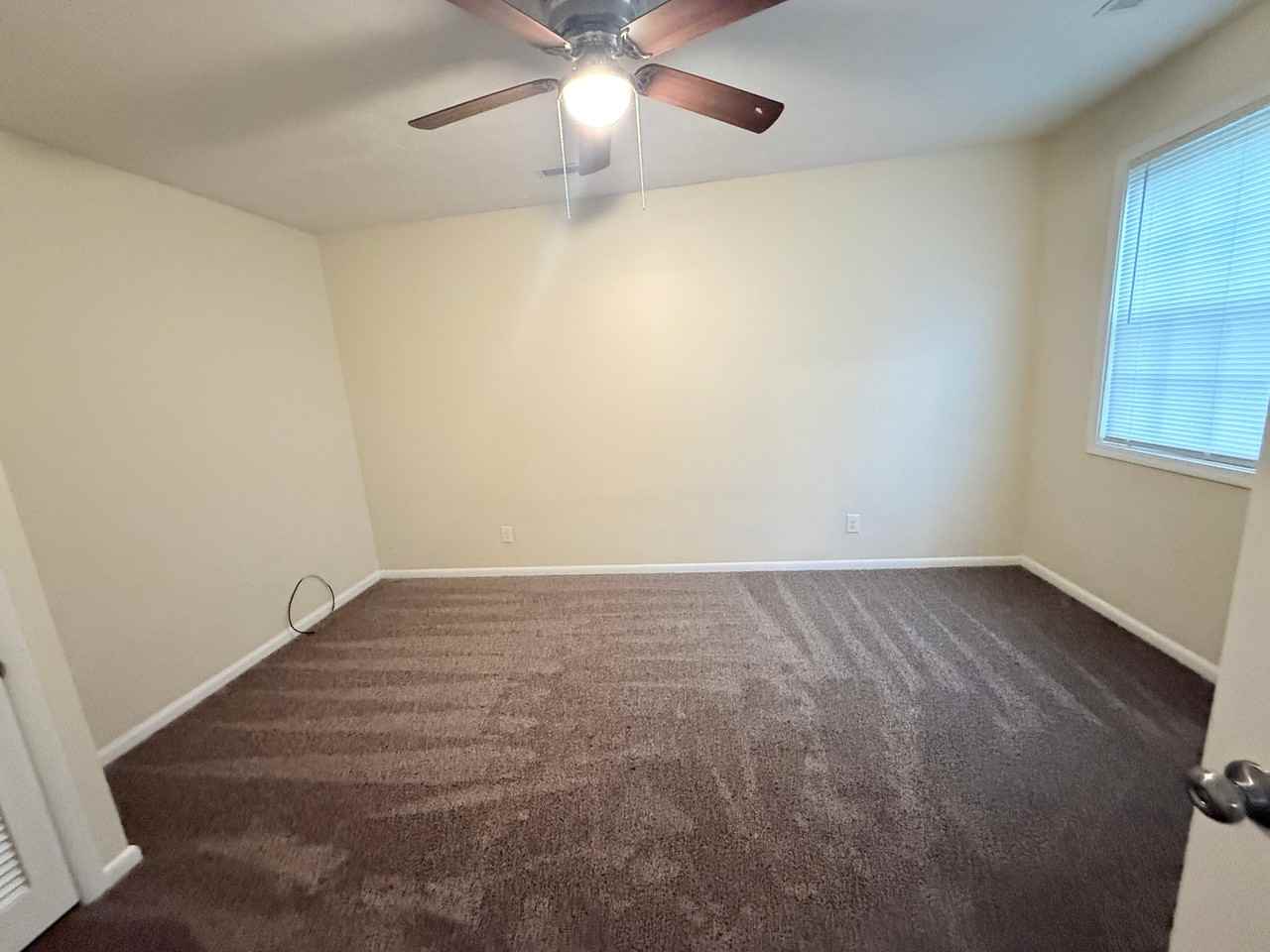 1029 Thomas V Bryant Dr - Photo 5 of 17