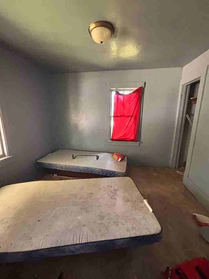1505 E Walnut St - Photo 3 of 10