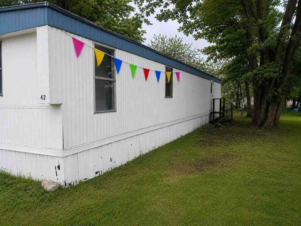 42 Village Ct - Photo 2 of 3