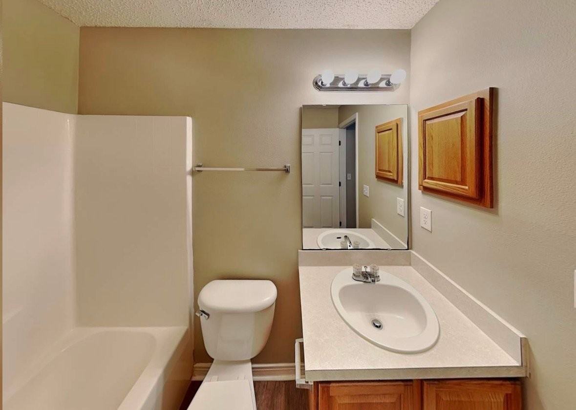 15584 Moss Hollow Dr - Photo 7 of 9