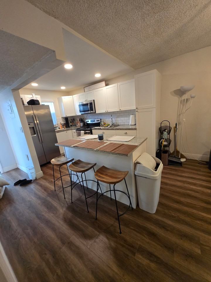 7420 Stirling Rd - Photo 3 of 10