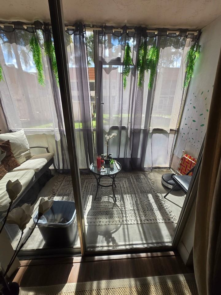 7420 Stirling Rd - Photo 5 of 10