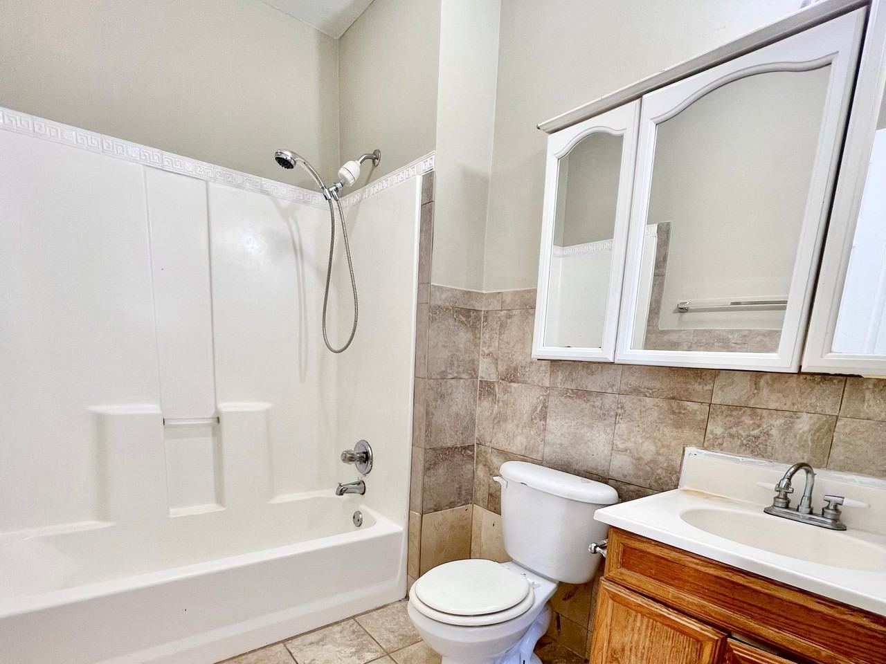 829 Dillard St - Photo 6 of 18