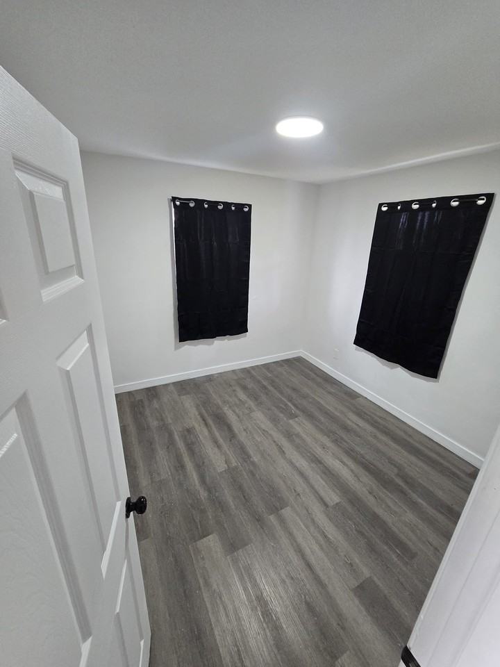 2540 Nw 90th St #1 - Photo 3 of 4