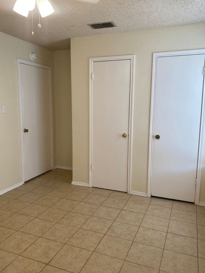 815 W Olmos Dr - Photo 6 of 11