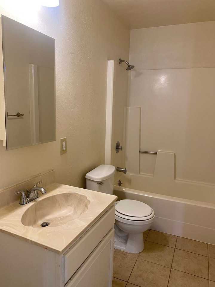 815 W Olmos Dr - Photo 7 of 11