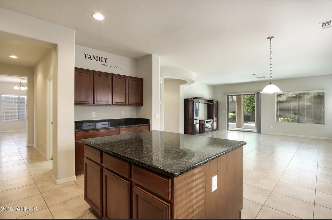 6328 W Victory Way #NA - Photo 3 of 17
