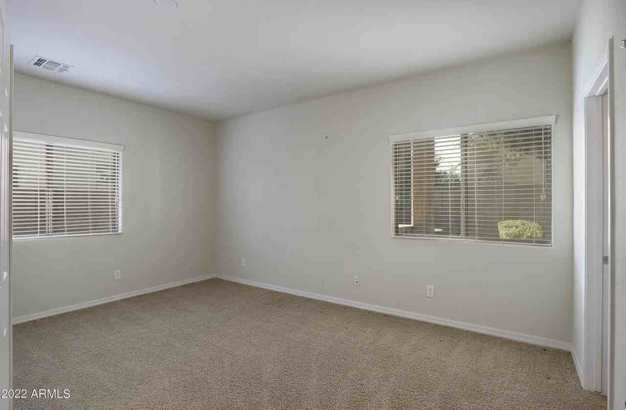 6328 W Victory Way #NA - Photo 6 of 17
