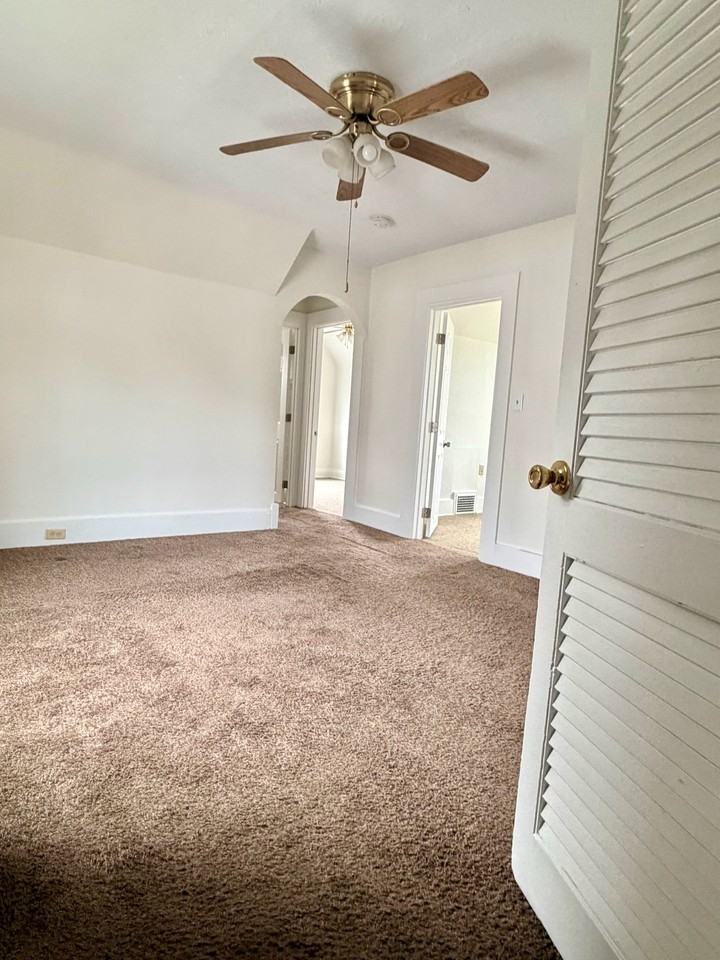 604 Neil St #604-1-2 - Photo 3 of 8