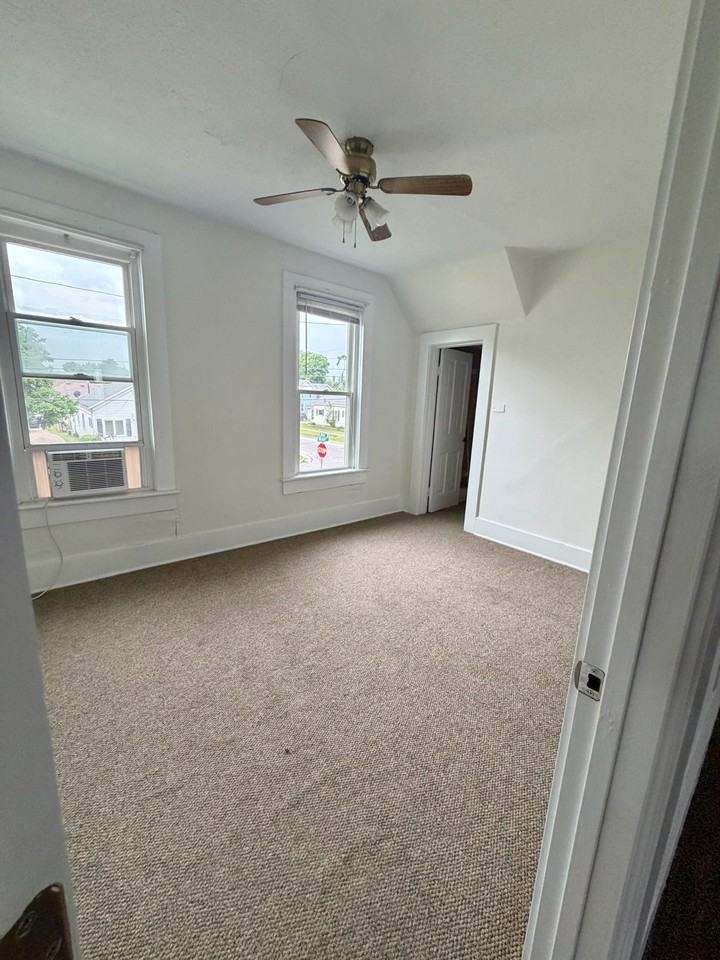 604 Neil St #604-1-2 - Photo 5 of 8