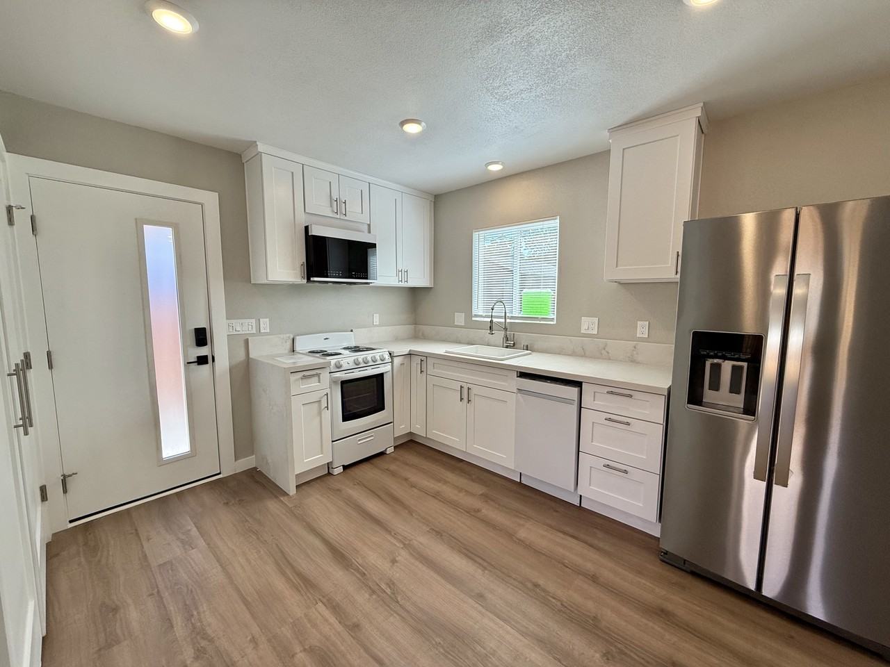 350 Cole B Avenue #NA - Photo 2 of 5