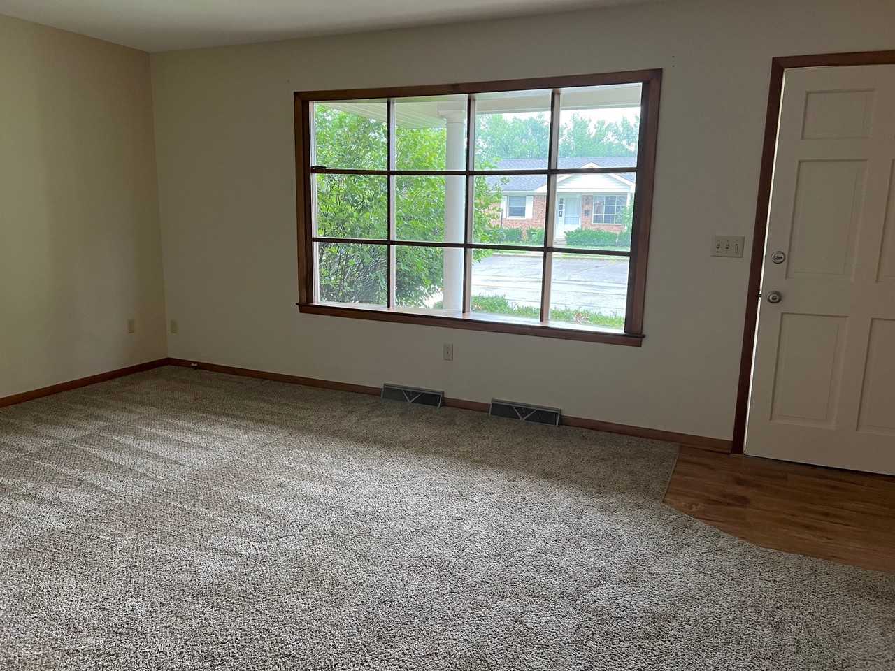 100 Raine St #NA - Photo 2 of 12