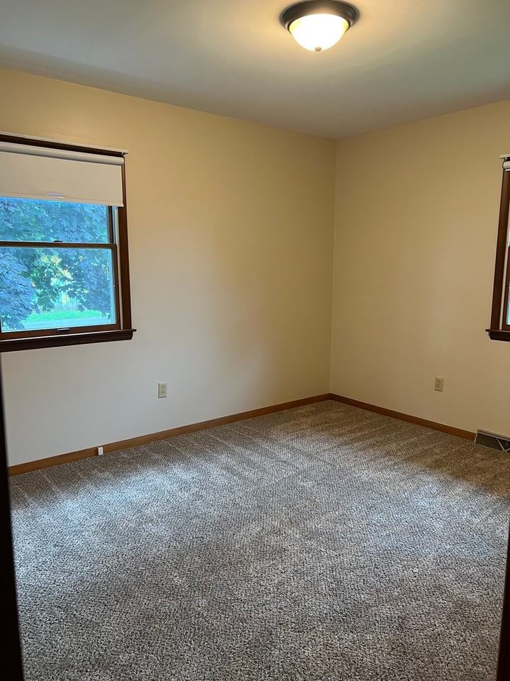 100 Raine St #NA - Photo 6 of 12