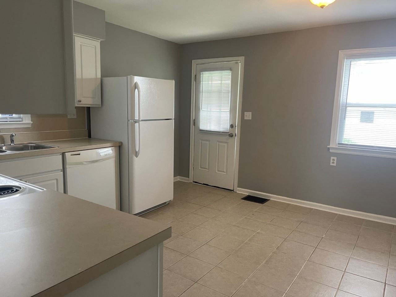 966 Sheridan Ave #966 - Photo 2 of 7