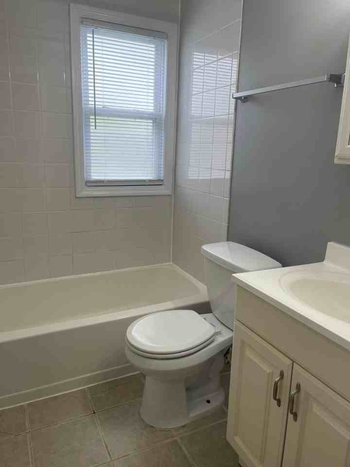 966 Sheridan Ave #966 - Photo 6 of 7