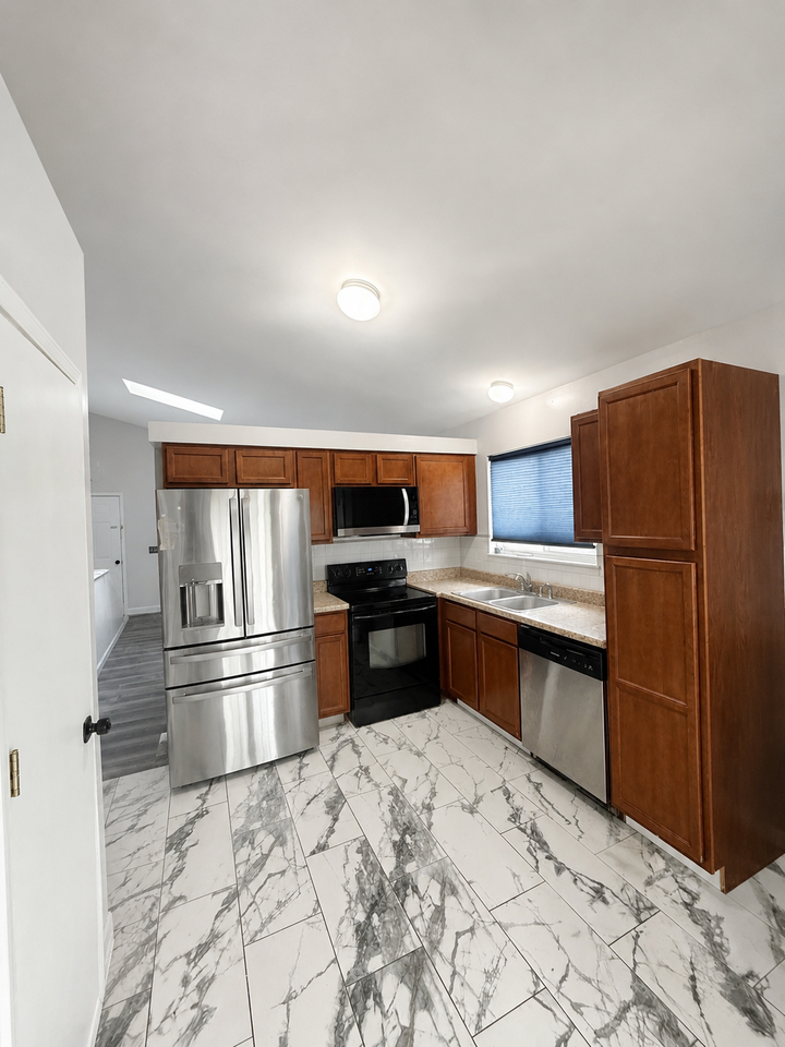 183 Kunze Dr #NA - Photo 4 of 10