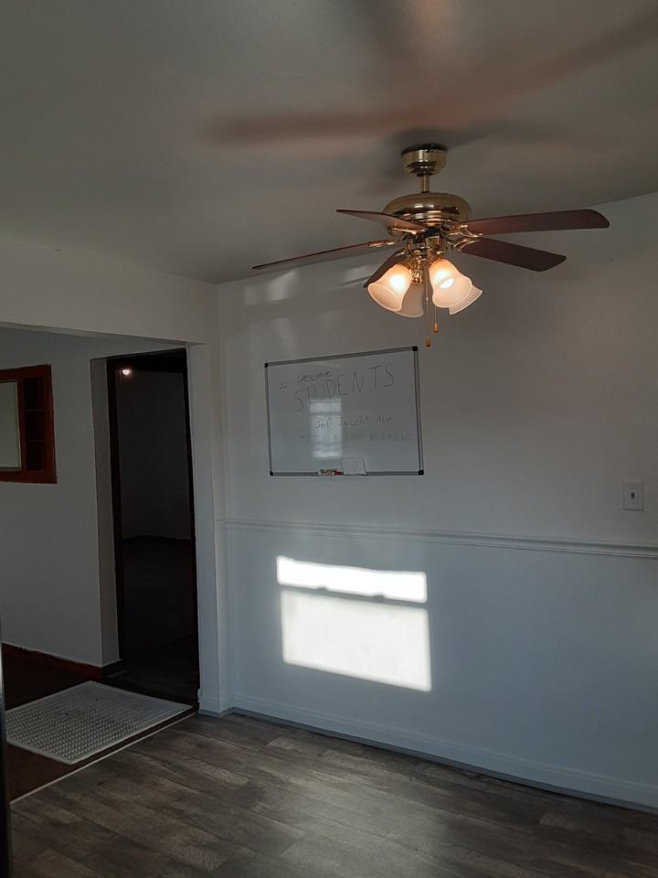 360 Jacobs Ave #NA - Photo 4 of 19
