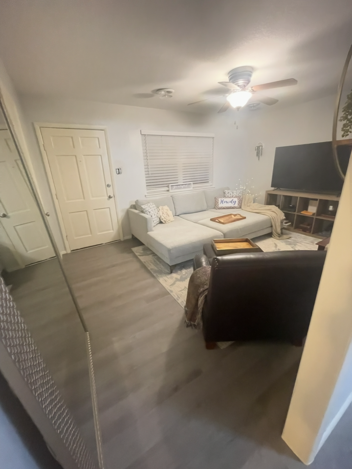 8605 S 32nd Ter #NA - Photo 2 of 12
