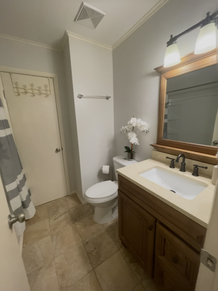 8605 S 32nd Ter #NA - Photo 7 of 12