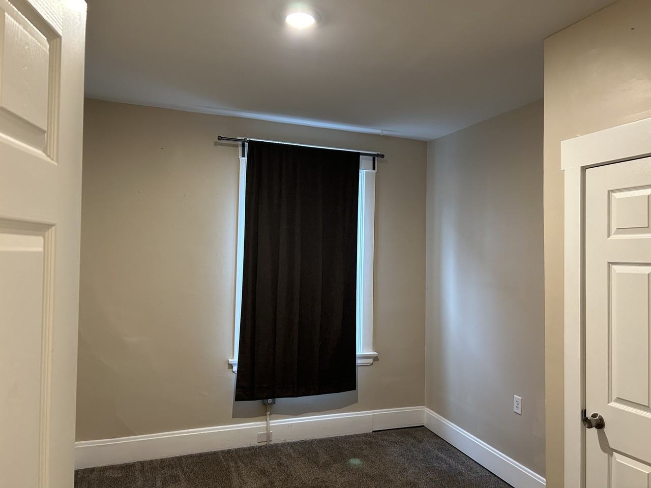 2033 Weyer Ave #4 - Photo 3 of 10