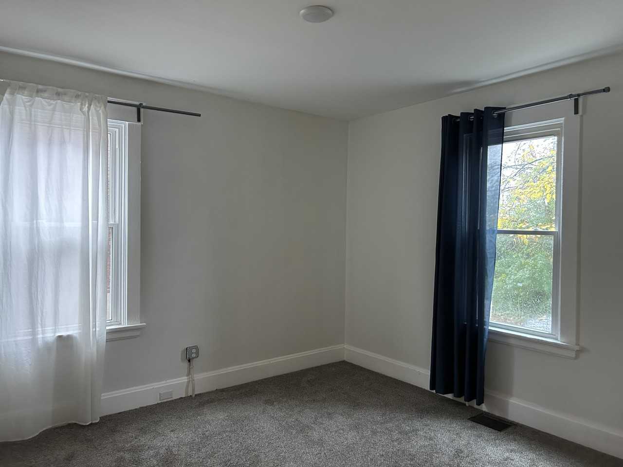 2033 Weyer Ave #4 - Photo 5 of 10