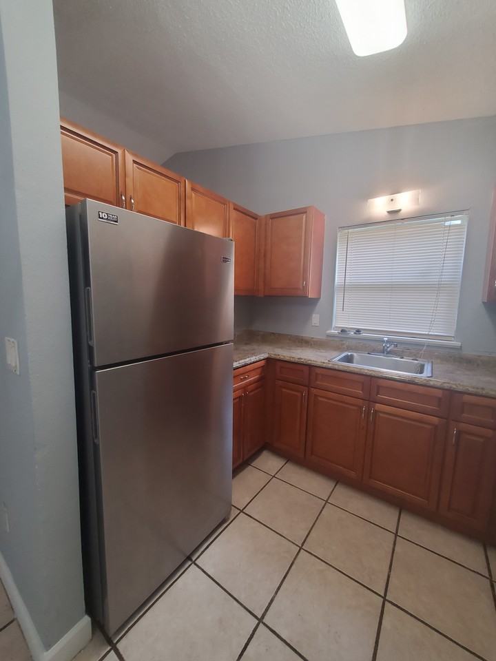 2153 S Rio Grande Ave #NA - Photo 3 of 6