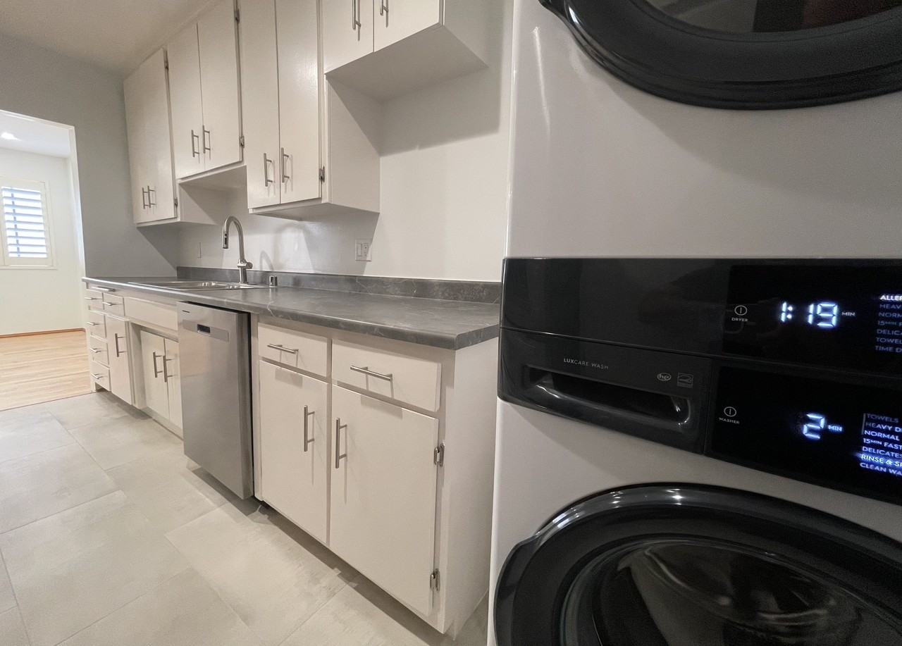 700 Westmount Dr #103 - Photo 6 of 28