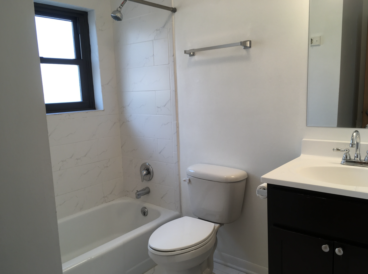 1944 Linden Ave #A - Photo 4 of 9