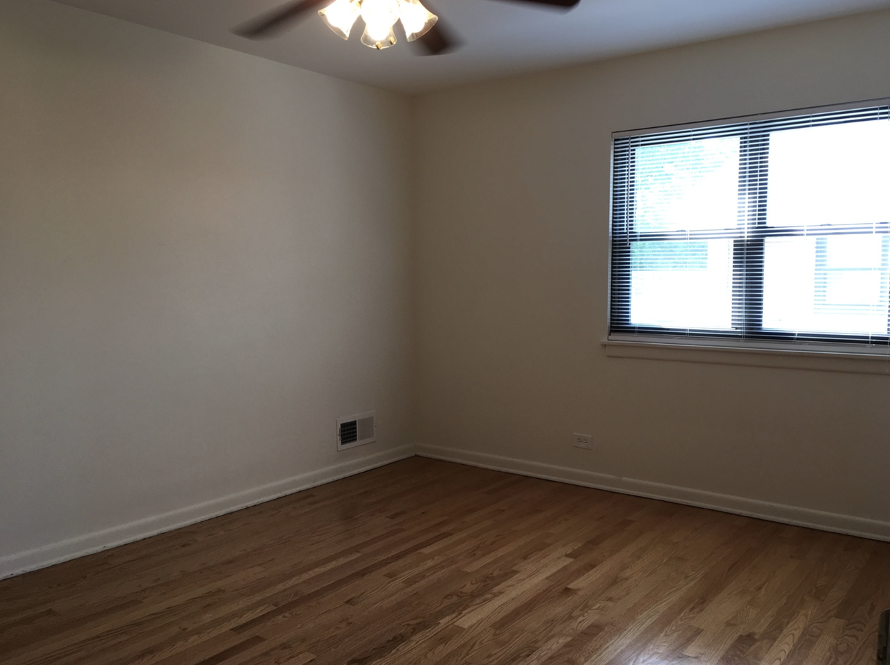 1944 Linden Ave #A - Photo 6 of 9